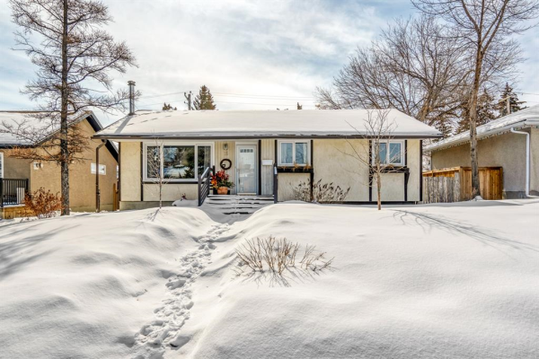 15 Kentish Drive SW, Calgary