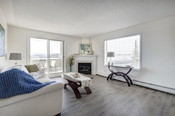 7451 Springbank Boulevard SW, Calgary