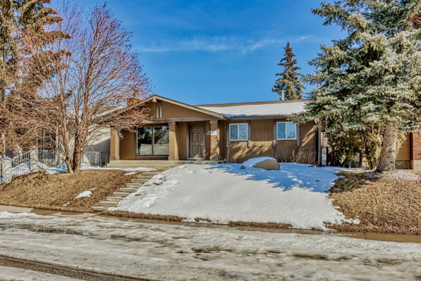 616 Malvern Way NE, Calgary
