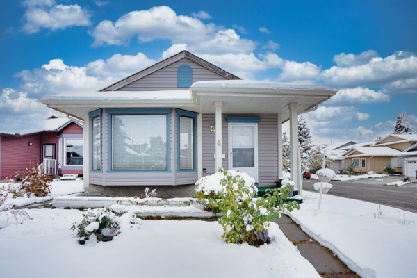 4 Martingrove Mews NE, Calgary