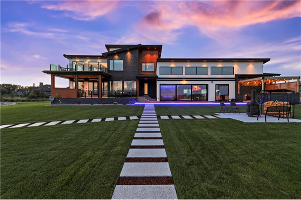 242228 Chinook Arch Lane, Rural Rocky View County