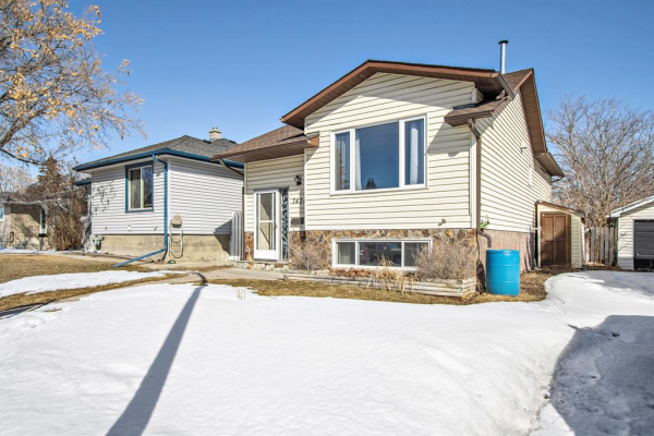 7434 23 Street SE, Calgary