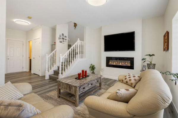 720 Willowbrook Road NW, Airdrie