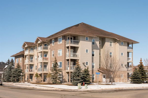 174 North Railway Street, Okotoks