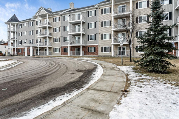 43 Country Village NE, Calgary