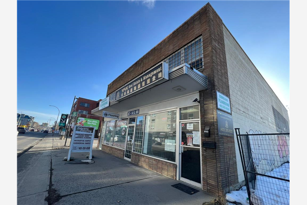 207 14 Street NW, Calgary