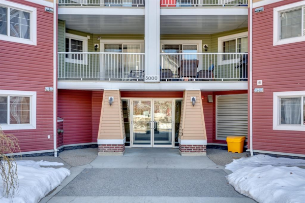 10 Prestwick Bay SE, Calgary