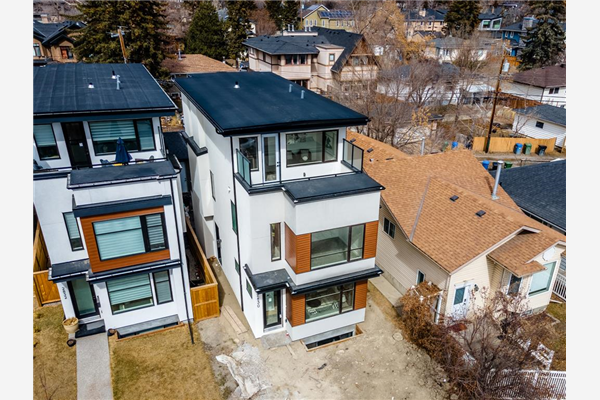 2830 Parkdale Boulevard NW, Calgary