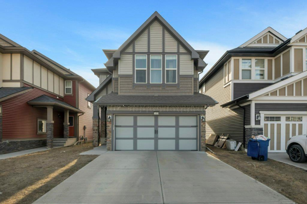 389 Kings Heights Drive SE, Airdrie