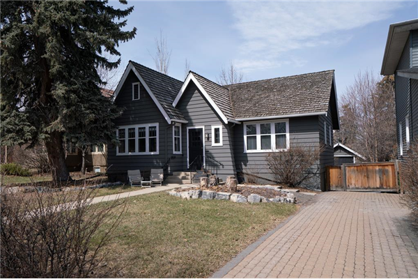 320 Sunderland Avenue SW, Calgary