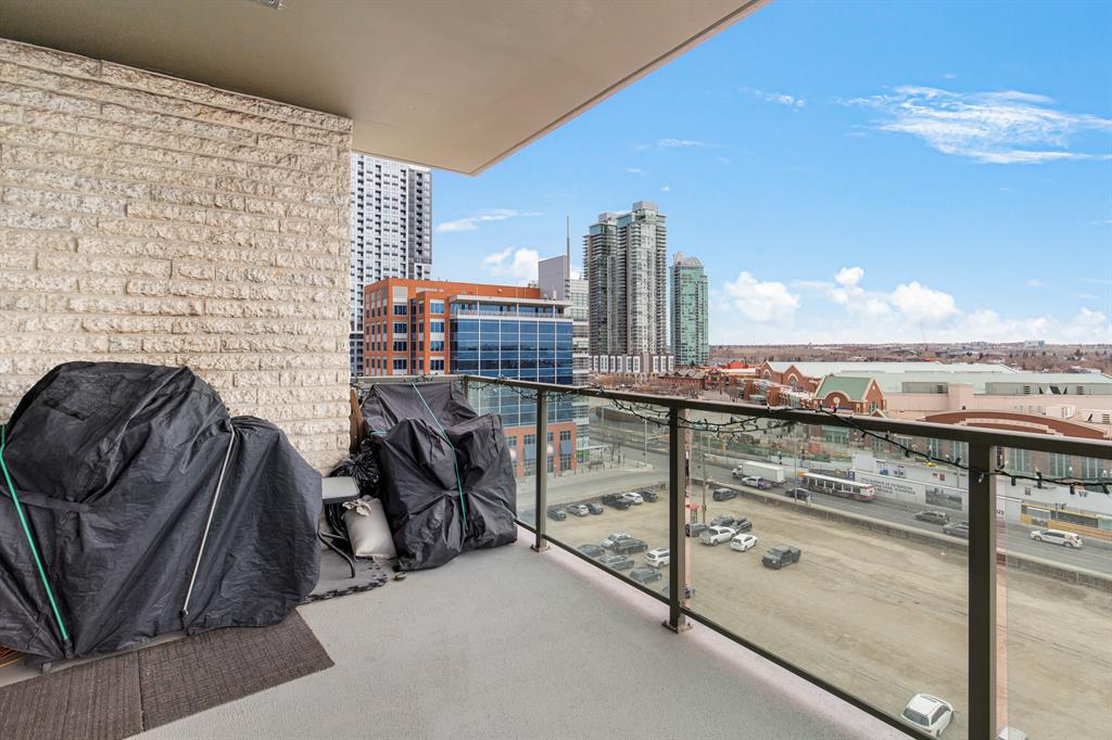 210 15 Avenue SE, #806