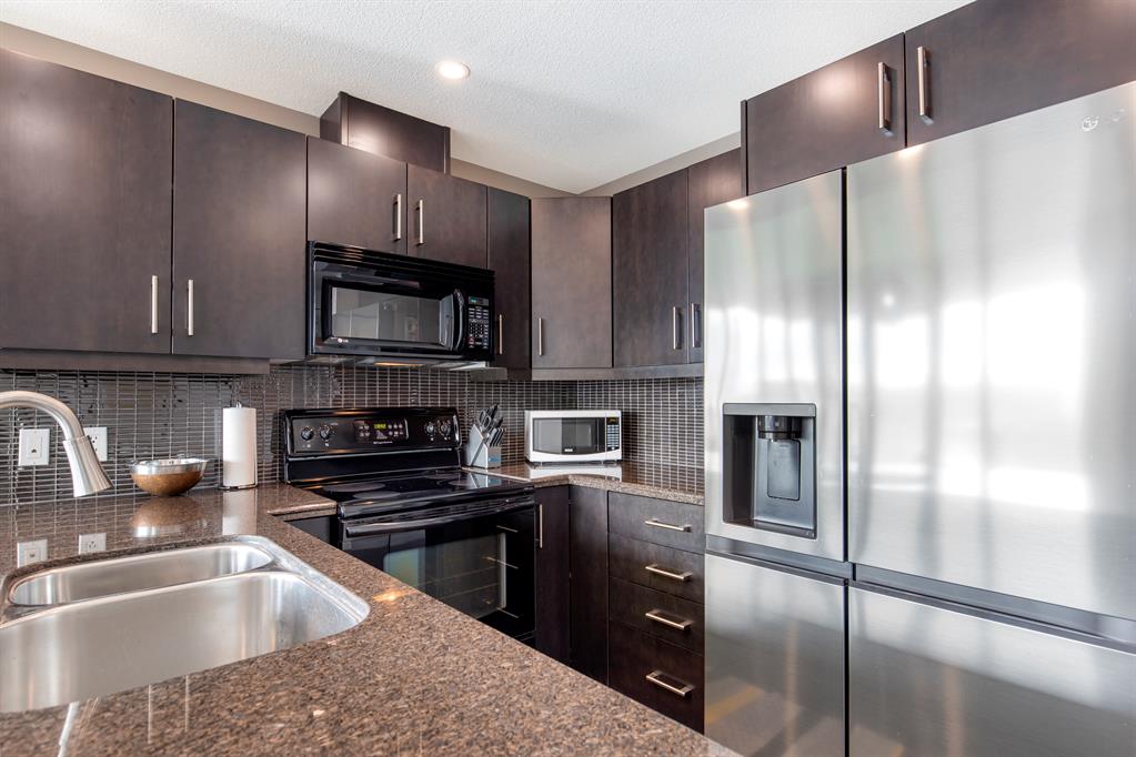 210 15 Avenue SE, #806