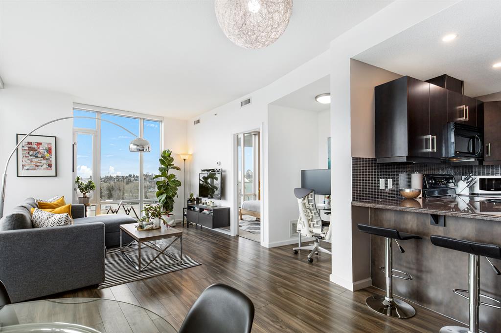 210 15 Avenue SE, #806