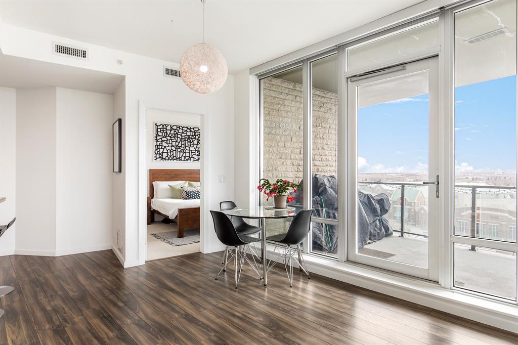 210 15 Avenue SE, #806