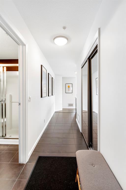 210 15 Avenue SE, #806