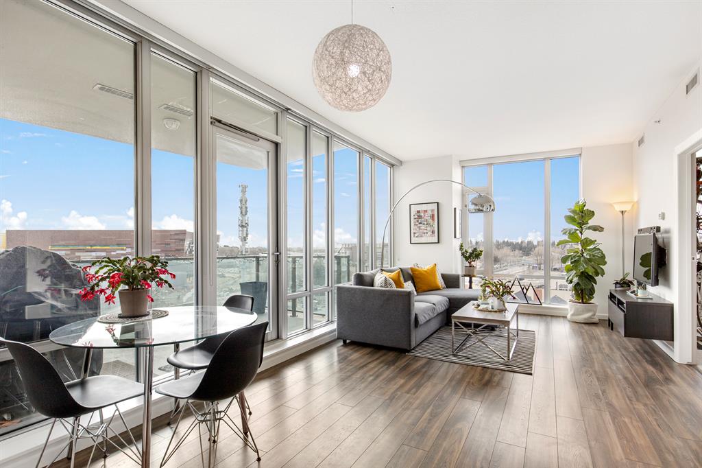 210 15 Avenue SE, #806