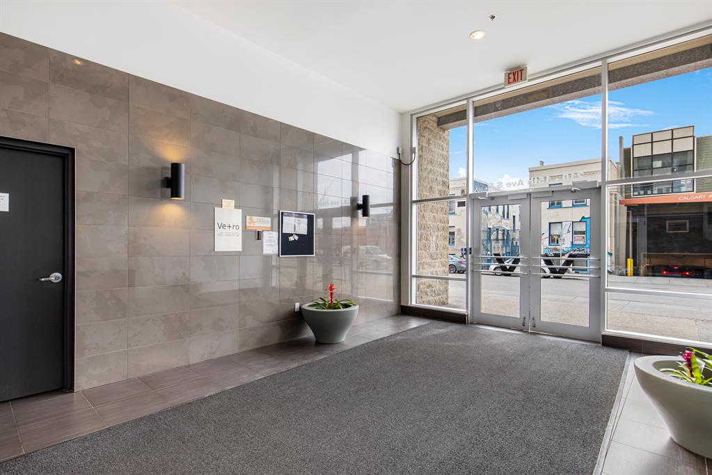 210 15 Avenue SE, #806
