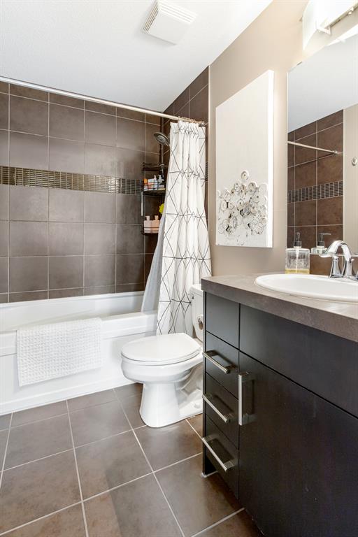 210 15 Avenue SE, #806