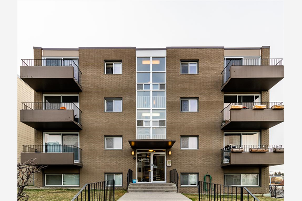 1811 18A Street SW, Calgary