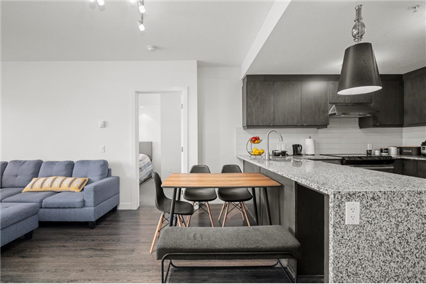 25 Aspenmont Heights SW, Calgary
