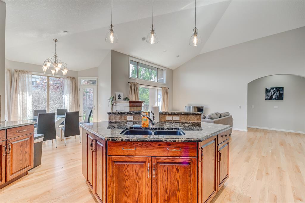 51 Cranridge Bay SE