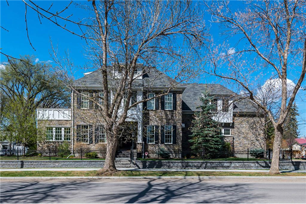 720 Macleod Trail SW, High River