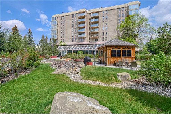 4555 Varsity Lane NW, Calgary