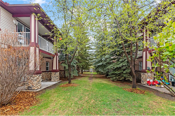 170 N Railway Street, Okotoks