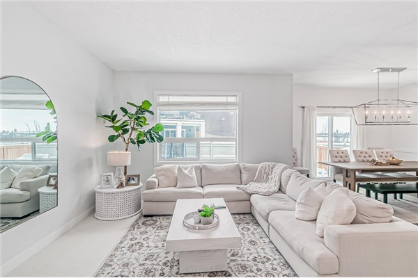 378 Kings Heights Drive SE, Airdrie