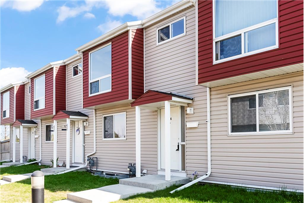 5425 Pensacola Crescent SE, Calgary