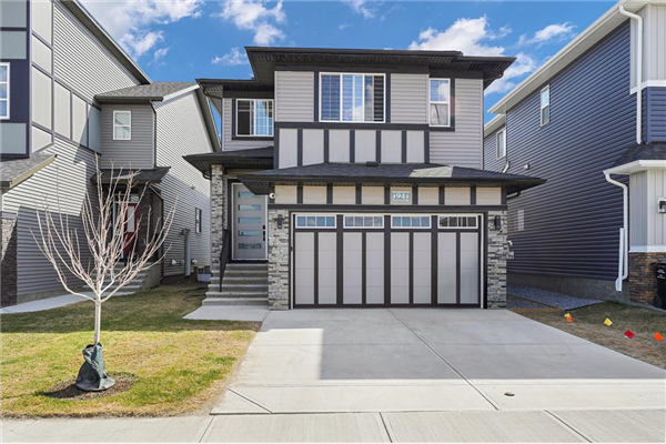 94 Corner Meadows Row NE, Calgary