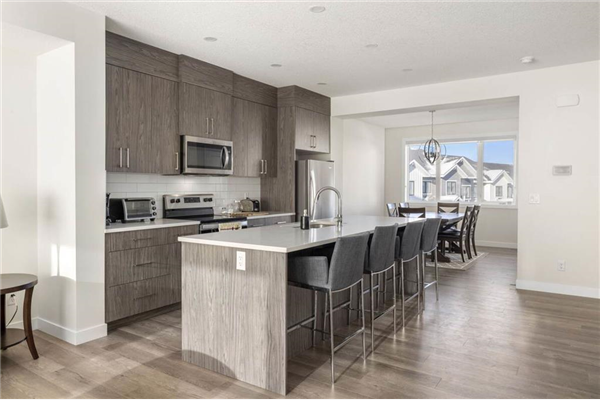 942 Crestridge Common SW, Calgary