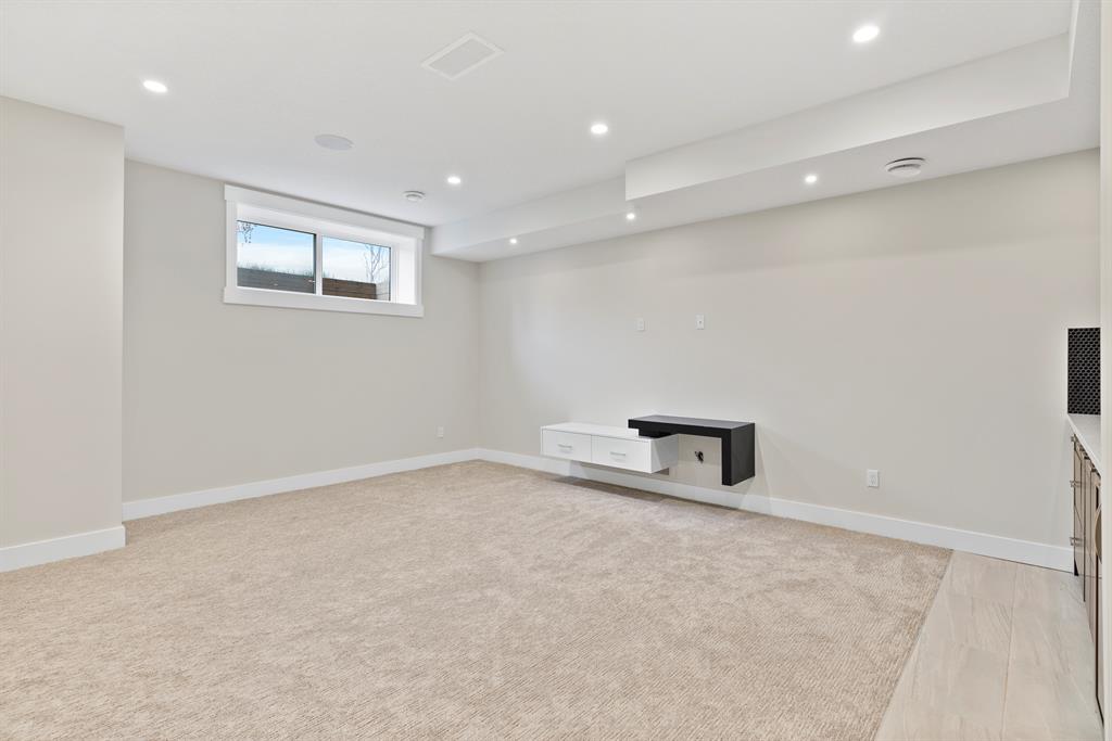 Listing A2048732 - Large Photo # 33