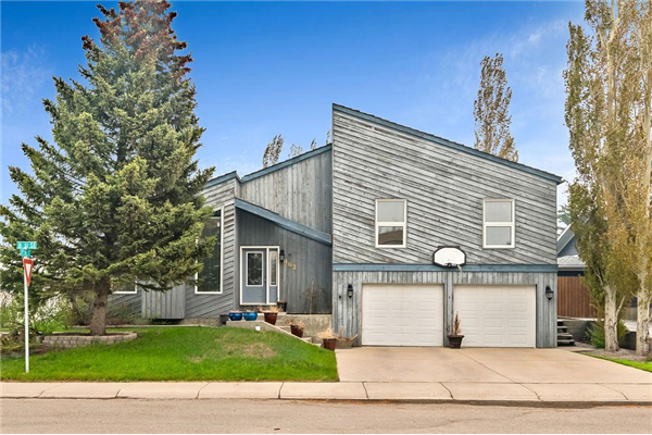 902 11 Street SE, High River