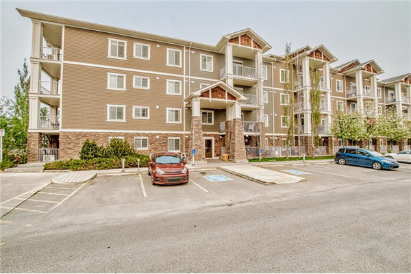 406 Cranberry Park SE, Calgary