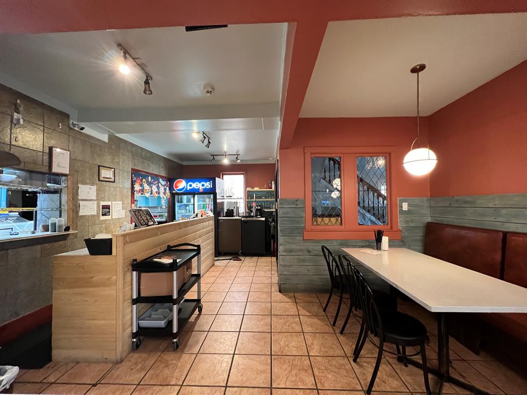 416 1 Street W
