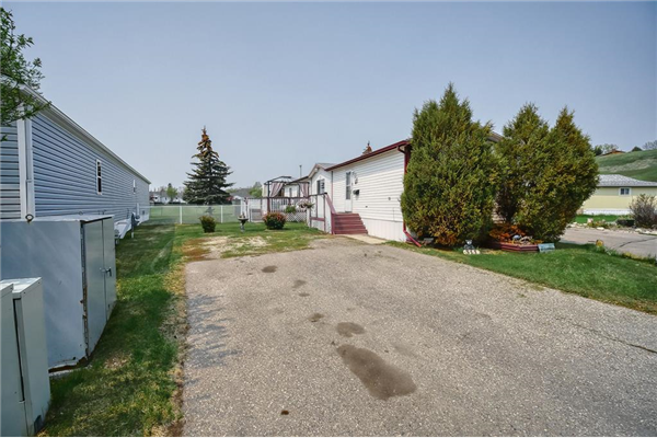 311 Stanley Avenue, Okotoks