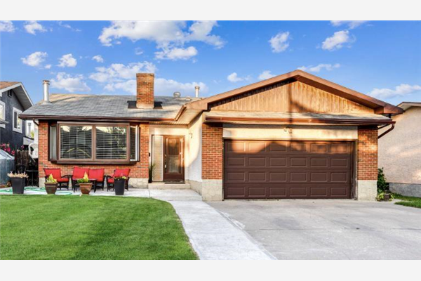 316 Pinewind Close NE, Calgary