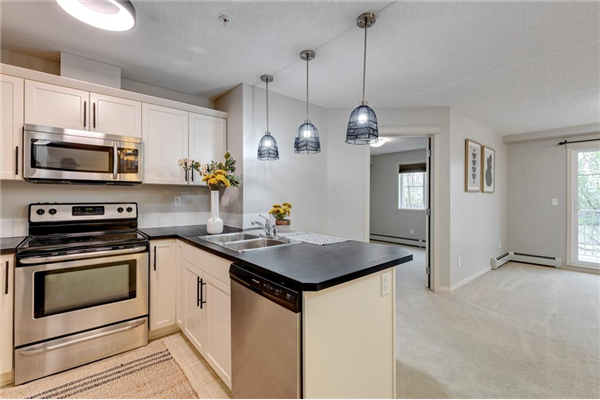 406 CRANBERRY Park SE, Calgary