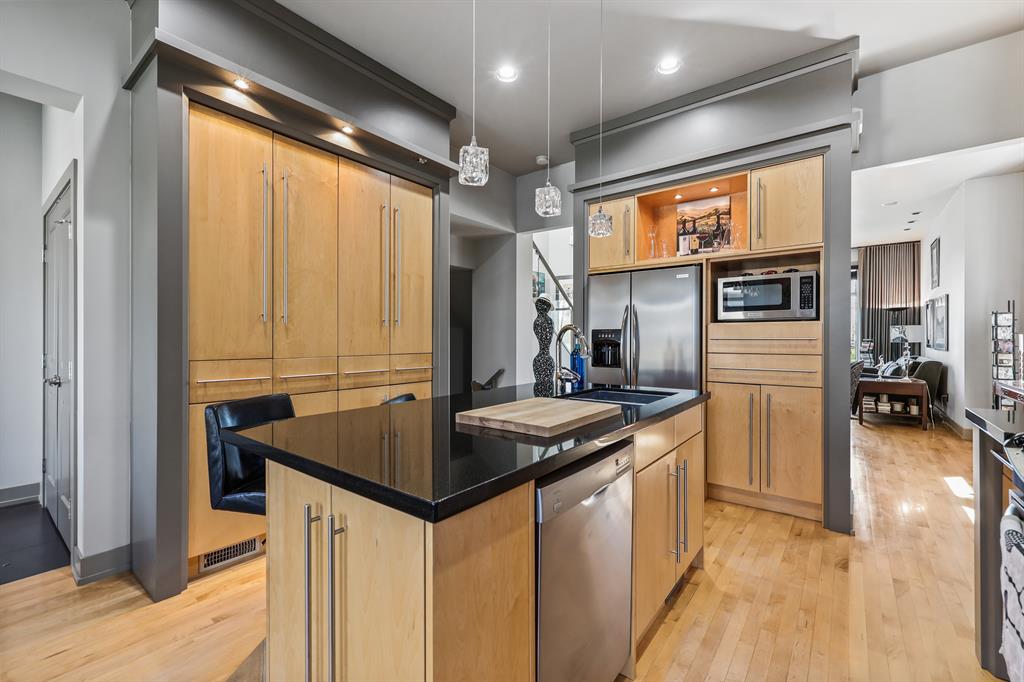 Listing A2051797 - Large Photo # 17
