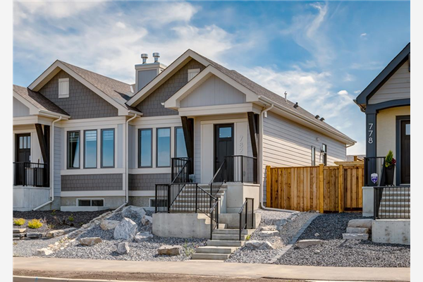 782 Mahogany Road SE, Calgary