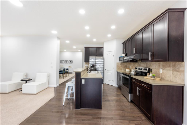 329 Martin Crossing Place NE, Calgary