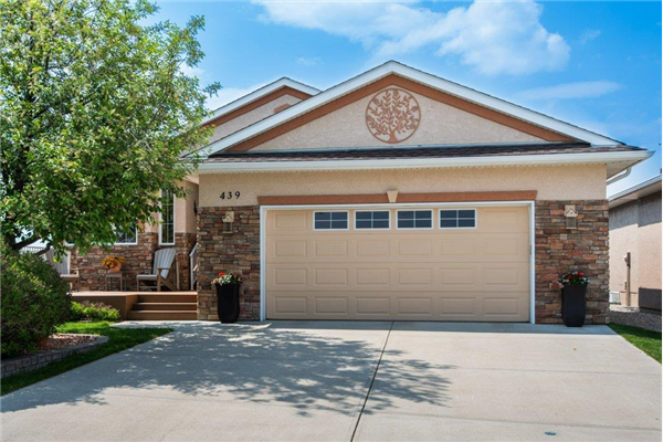 439 Riverside Green NW, High River
