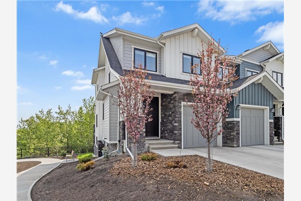 130 Crestridge Common SW, Calgary
