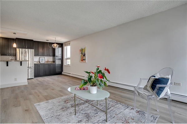 733 14 Avenue SW, Calgary