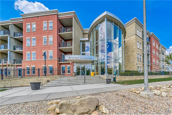 11811 Lake Fraser Drive SE, Calgary