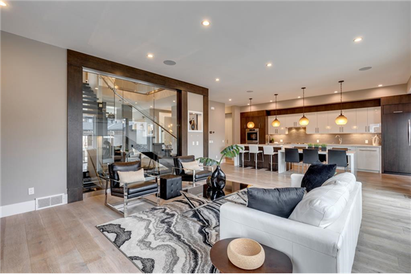 4504 19 Street SW, Calgary
