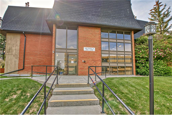 4001B 49 Street NW, Calgary