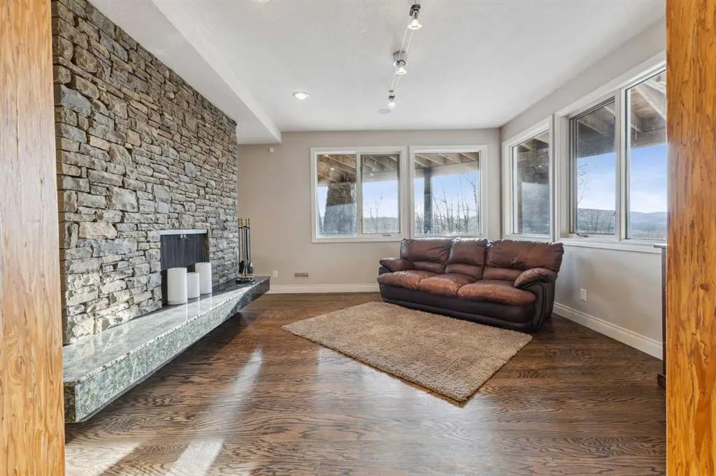 304075 Highway 549 W