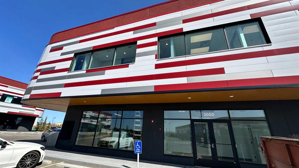 28 Kingsview Road SE, #2000